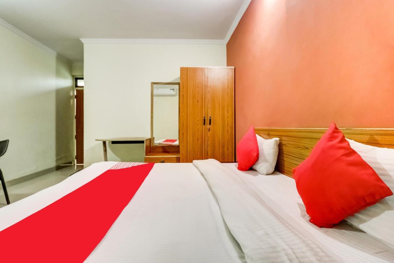 Oyo Hotel R K Residency Gurgaon Exterior foto